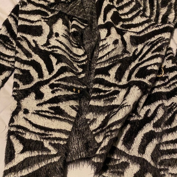 Brand new jacket - Picture 3 of 3